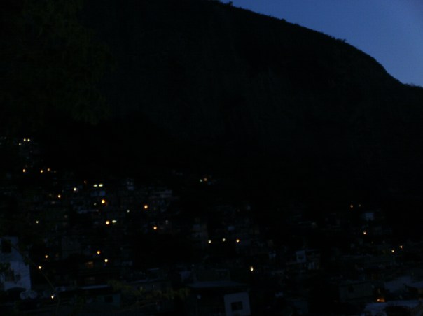 Un lato dei Dois Irmãos, i due fratelli, quello visto dalla Rocinha #finestrasullafavela