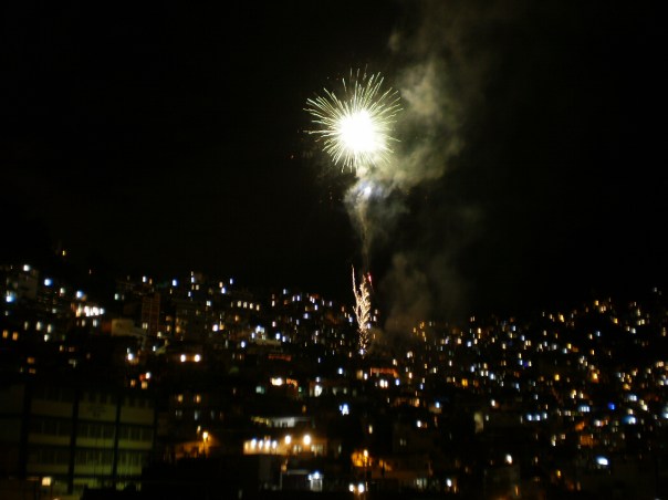 capodanno a rio fuochi rocinha #finestrasullafavela