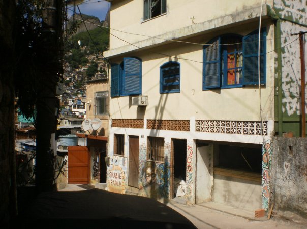 Garagem das Letras - favela Rocinha - Il Sorriso dei miei Bimbi Onlus #finestrasullafavela 
