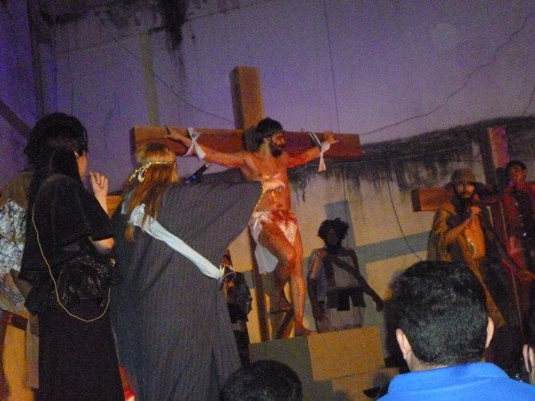 la Via Sacra (la via Crucis) della favela Rocinha, tradizione viva  da più di vent'anni. #finestrasullafavela (foto di Cristina Moreira, abitante di Rocinha)