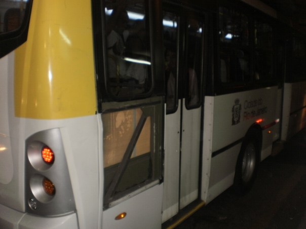 pronto intervento in #favela #autobus #finestrasullafavela