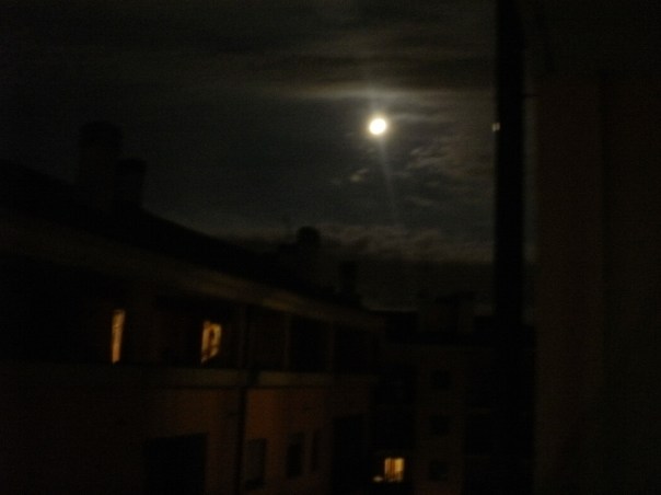 Luna piena sul Ponte Lambro (per racconto tre piccole bambine Rom)