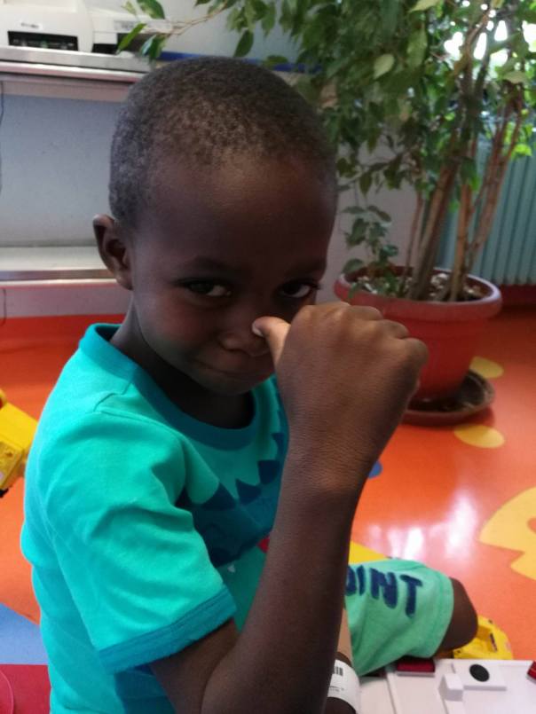 Lookman bimbo sierraleonese a Milano